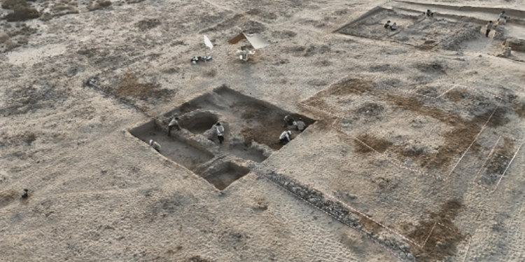 هيئة التراث تختتم الموسم الثالث من أعمال المسح والتنقيب الأثري في موقع السرّين