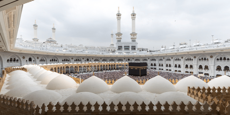 وزارة الحج: 4 إرشادات للمعتمرين للاستفادة من لحظات الطواف
