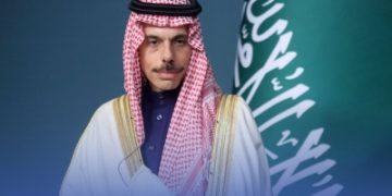 وزير الخارجية يبحث مع ممثلة الاتحاد الأوروبي الأوضاع الإقليمية