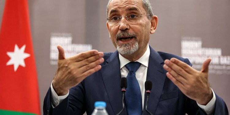 وزير خارجية الأردن: الملك عبدالله أوضح لترامب ثوابت الأردن