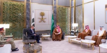 ولي العهد ورئيس وزراء باكستان يبحثان الأوضاع الإقليمية والدولية