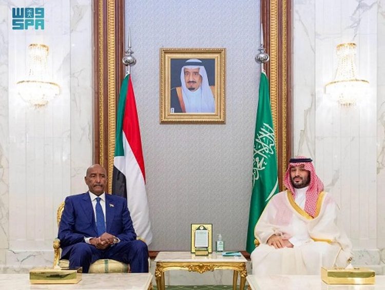 ولي العهد يستقبل رئيس مجلس السيادة السوداني في مكة