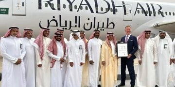 «الطيران المدني» يسلّم الرخصة التشغيلية لـ«طيران الرياض» تمهيدًا لبدء الرحلات الجوية