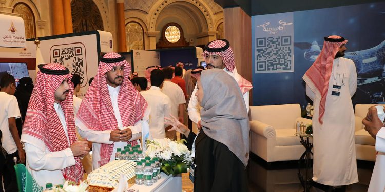جامعة جدة راعي بلاتينيوم في معرض EDGEx 2025 وتعرض أبرز ابتكاراتها التقنية والتعليمية