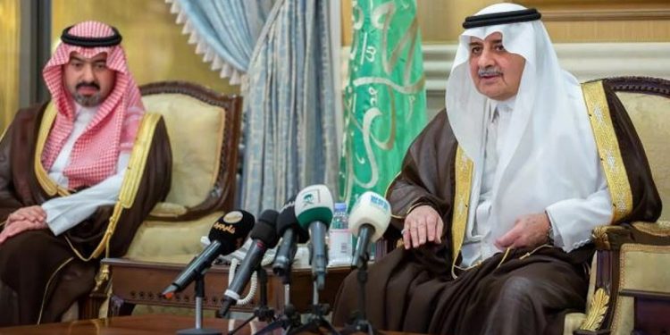 بأكثر من نصف مليار ريال.. أمير تبوك يطّلع على المشاريع التي تنفذها أمانة المنطقة
