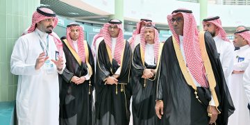 رئيس جامعة جازان يكرم المشاريع الفائزة في هاكاثون الابتكار الرقمي