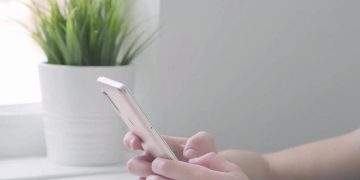 أستاذ أمن سيبراني: إدخال تاريخ ميلاد خاطئ سبب رئيس في ظهور المحتوى غير المناسب للأطفال