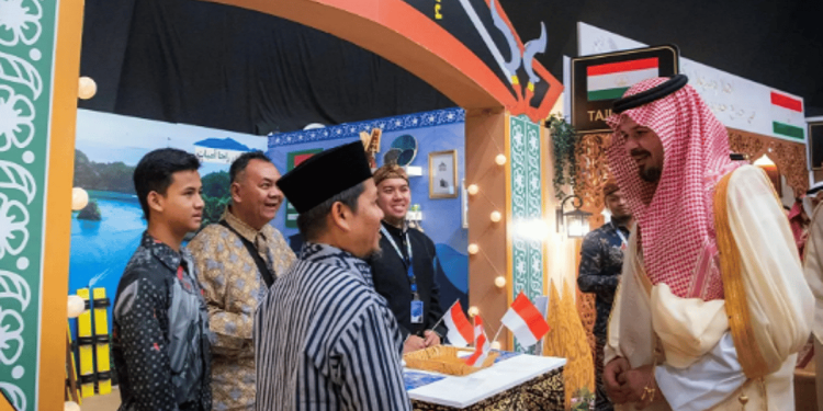 أمير المدينة المنورة يدشّن مهرجان الثقافات والشعوب في نسخته الثالثة عشرة