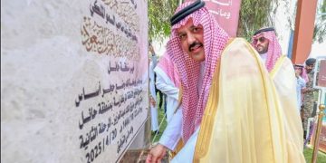 أمير حائل يضع حجر الأساس لتطوير المنطقة المركزية والمرحلة الثانية من طريق الملك عبدالعزيز