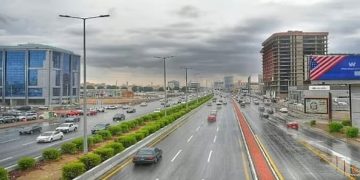 الأرصاد عن طقس السبت: أمطار رعدية ورياح نشطة مثيرة للأتربة على عدة مناطق