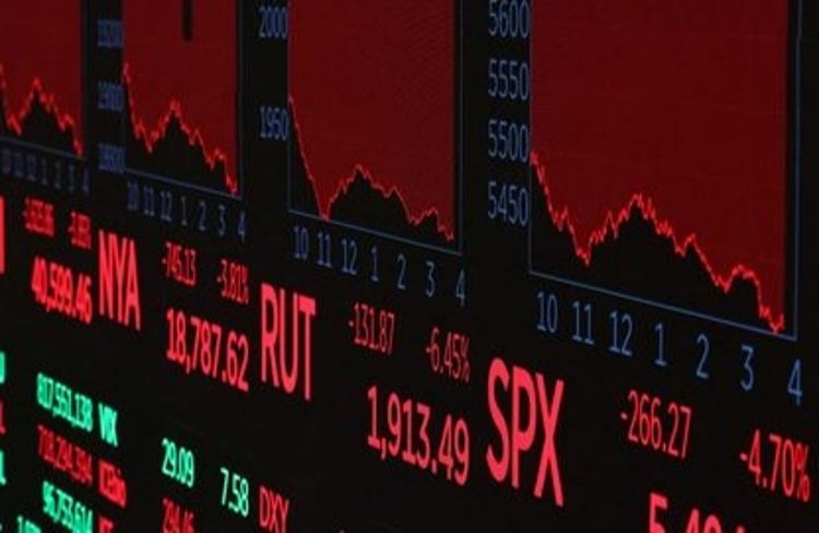 الأسواق العالمية تتجه لتسجيل أسوأ أداء أسبوعي منذ مارس 2020.. والصين تلوذ بالذهب