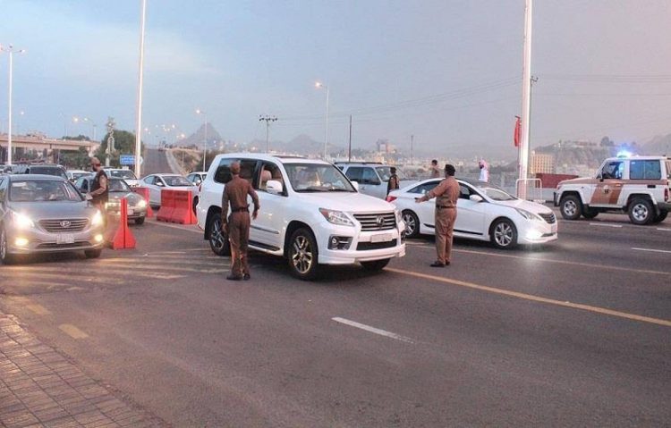 «الداخلية» توضح عقوبة تأخير مغادرة الوافد بعد انتهاء صلاحية التأشيرة