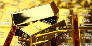 الذهب يسجل رقما قياسيا جديدا والأونصة تقترب من 3500 دولار