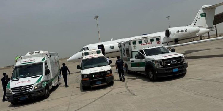 السفارة في الكويت: نقل 3 مواطنين عبر طائرة الإخلاء الطبي لاستكمال علاجهم في المملكة