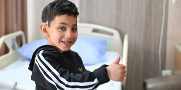 الفريق الطبي التطوعي لمركز الملك سلمان للإغاثة يُجري 40 عملية لزراعة القوقعة للأطفال الفلسطينيين بالأردن