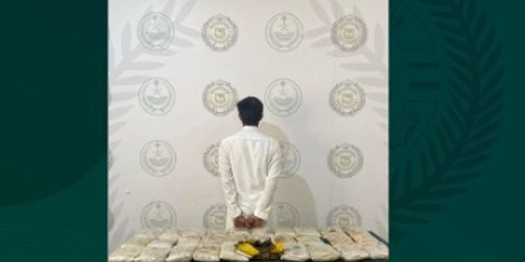 القبض على شخص بمنطقة عسير لترويجه 30 كيلوجرامًا من الحشيش المخدر