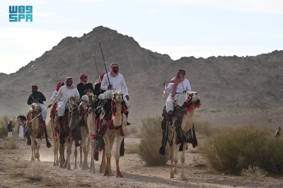 'الهجانة' يحيون تقاليد العيد في بادية تبوك