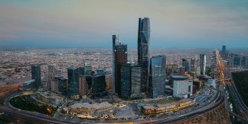 بالتعاون مع «هواوي».. «كافد» يطلق تقنية Smart Wi-Fi 7 في مساحاته العامة