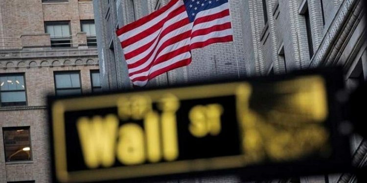 رسوم ترامب الجمركية تهوي بالعقود الآجلة في «وول ستريت» 3.1%