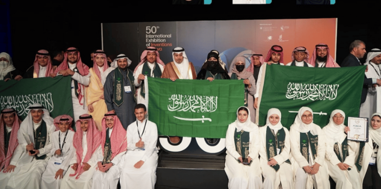 طلاب وطالبات الأحساء يحصدون 3 ميداليات و3 جوائز في معرض جنيف للاختراعات