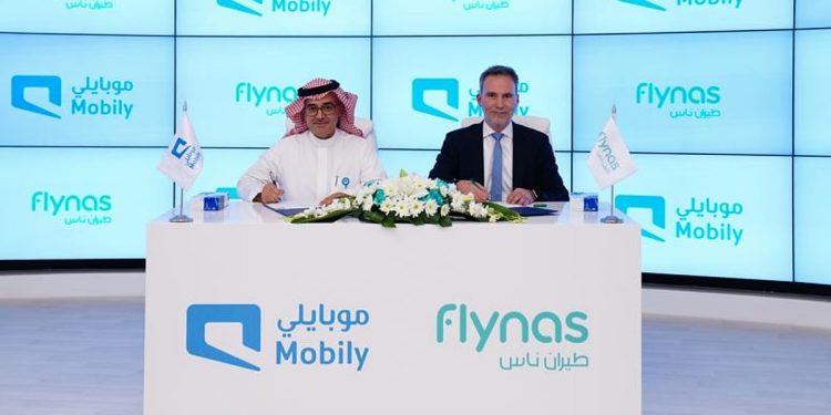 طيران ناس وموبايلي يوقعان اتفاقية تتيح للعملاء تحويل نقاط برنامج الولاء «نقاطي» إلى أميال «ناسمايلز»