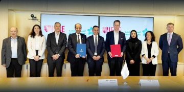 لتعزيز التطوير المهني للقيادات.. «الصحة القابضة» توقّع اتفاقية شراكة مع جامعة IE الإسبانية