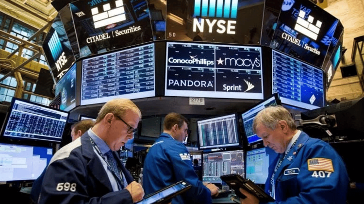 ناسداك يسجل أعلى مكسب يومي منذ 2001 بختام تداولات البورصة الأمريكية