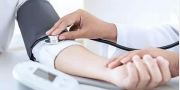 هل يمكن تخفيف أدوية الضغط؟.. استشاري يوضح