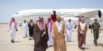 وزير الخارجية يبحث مع عراقجي مستجدات محادثات إيران وأمريكا