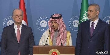 وزير الخارجية يطالب بممارسة «كافة الضغوط» على إسرائيل لدخول المساعدات إلى غزة