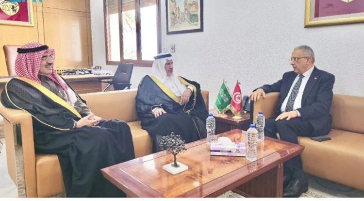 وزير الصحة التونسي عن مركز «سلمان للإغاثة»: يقف بجانب المحتاجين والمتضررين في شتى أنحاء العالم