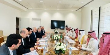 وكيل 'الخارجية' يبحث الشؤون القنصلية مع نظيره الإيراني