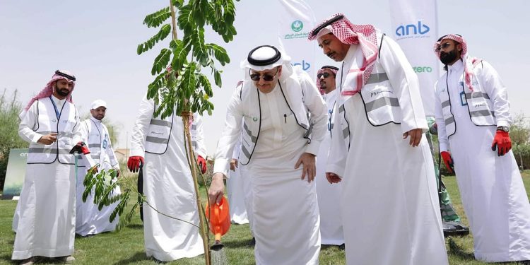 البنك العربي الوطني «anb» يغرس 10 آلاف شجرة ذكية دعماً لمبادرة السعودية الخضراء