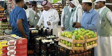 استعدادًا لموسم الحج.. «بيئة الطائف تكثّف جولاتها الرقابية على أسواق النفع العام