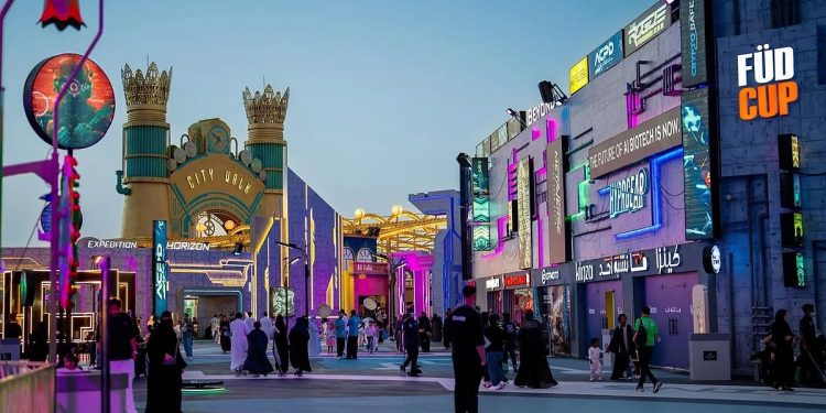 ألعاب الابتكار والذكاء الاصطناعي تجذب زوّار «فيوتشر رش» في موسم جدة