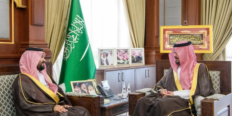 أمير المدينة المنورة يستقبل الرئيس التنفيذي للشركة السعودية للخدمات الأرضية