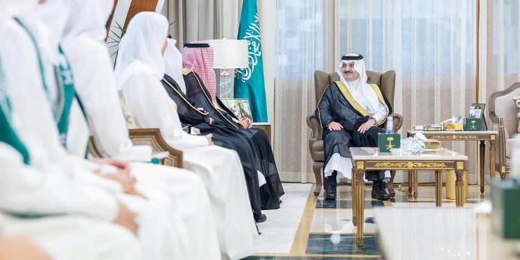 أمير المنطقة الشرقية يهنئ الفائزين في المعرض الدولي "آيسف 2025"