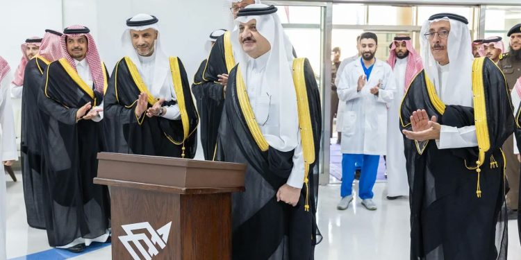 أمير المنطقة الشرقية يُدشّن مركز الحروق والجراحات التجميلية بمستشفى جامعة الإمام عبدالرحمن بن فيصل