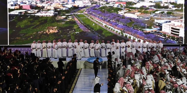 أمير عسير يرعى حفل تخرج 17 ألف طالب وطالبة من جامعة الملك خالد