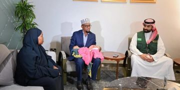 إنفاذًا لتوجيهات خادم الحرمين الشريفين وولي العهد.. وصول التوأم الملتصق الصومالي "رحمة ورملا" إلى الرياض