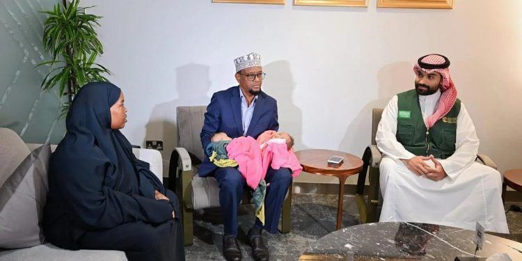 إنفاذًا لتوجيهات خادم الحرمين الشريفين وولي العهد.. وصول التوأم الملتصق الصومالي "رحمة ورملا" إلى الرياض