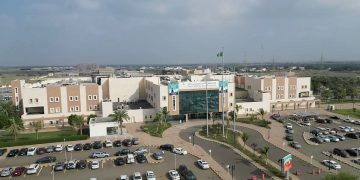 إنقاذ شاب عشريني باستخدام تقنية الإيكمو في مستشفى الأمير محمد بن ناصر بتجمع جازان الصحي