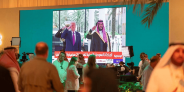 اختتام أعمال "واحة الإعلام" وسط إشادة واسعة بدورها في التغطية الدولية لزيارة الرئيس الأمريكي