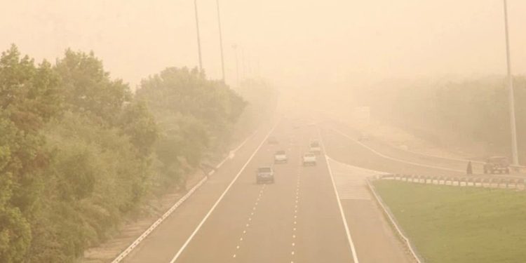 «الأرصاد» ينبه من نشاط الأتربة على أنحاء الرياض