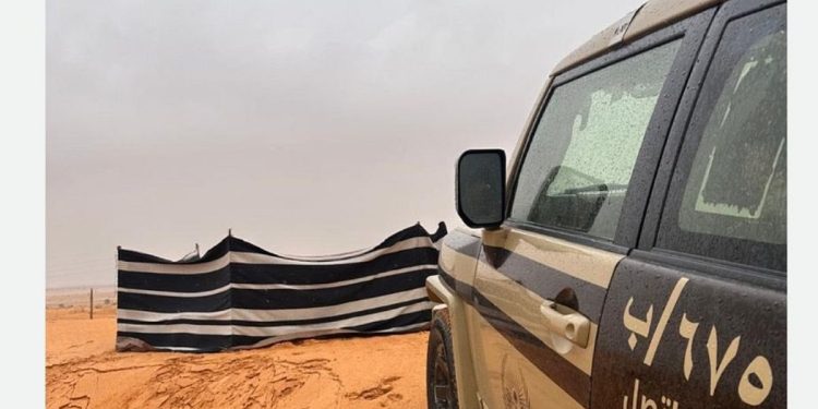 الأمن البيئي تضبط مخالفًا لنظام البيئة لارتكابه مخالفة التخييم في محمية الملك عبدالعزيز الملكية