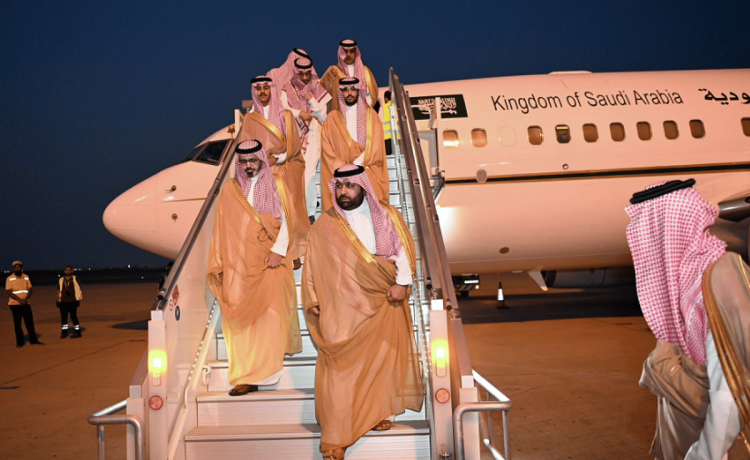 الأمير محمد بن عبدالعزيز يصل إلى جازان بعد تعيينه أميرًا للمنطقة