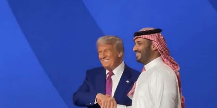 البيت الأبيض ينشر مقطعًا لـ «ترامب» من زيارته للمملكة