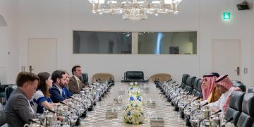 الجبير يبحث العلاقات الثنائية مع وفد من مجلس النواب الأمريكي