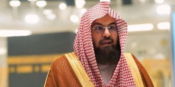 السديس يوجّه أئمة وخطباء الحرمين باختصار خطبة وصلاة الجمعة وتقصيرهما في الحج