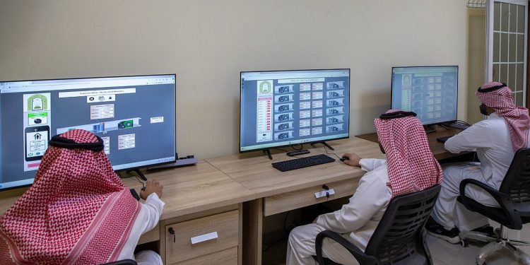 الشؤون الإسلامية: استحداث أنظمة متقدمة لرصد ثاني أكسيد الكربون في مسجدي الخيف ونمرة